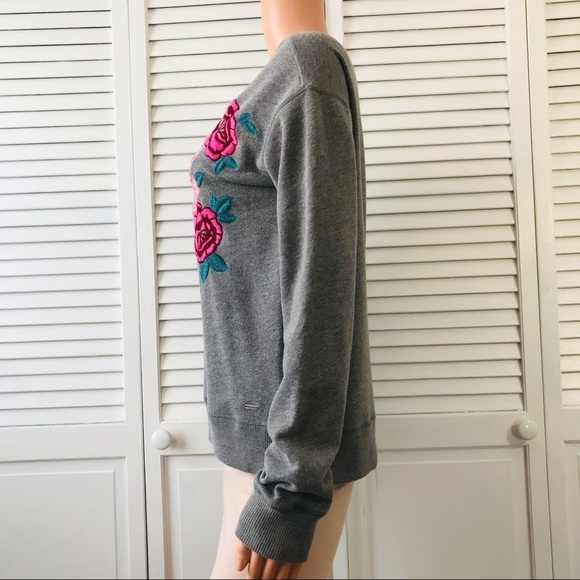 HOLLISTER Gray Scoop Neck Shirt Size Small - Picture 2 of 9
